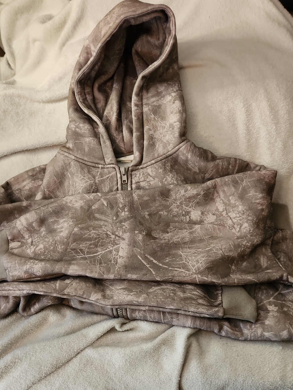 Comfrt 2XL Zip Up Camo Never Worn - Picture 3 of 4